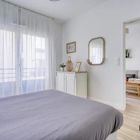 Spacieux 2 Pieces Avec Balcon A Deux Pas De Paris - 355c *
