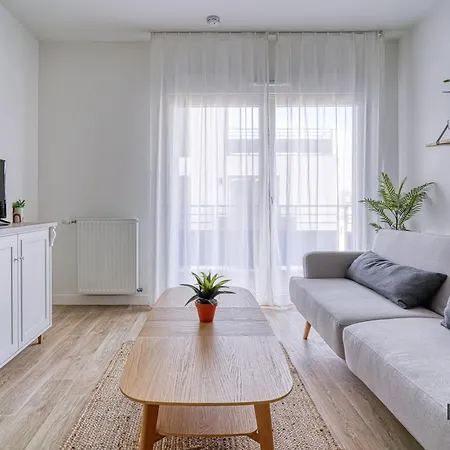 Spacieux 2 Pieces Avec Balcon A Deux Pas De Paris - 355c *